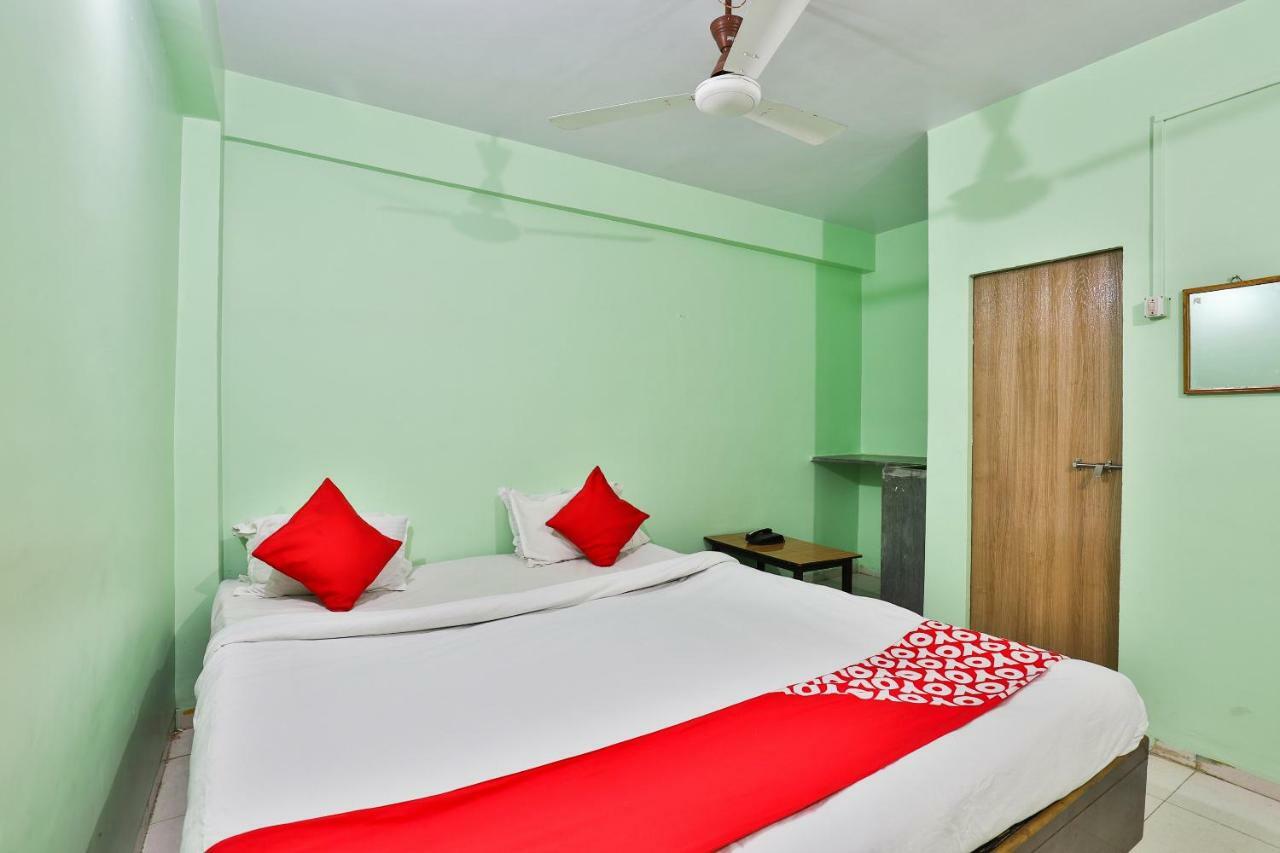 Oyo 24833 Hotel Silver Daman Exterior foto